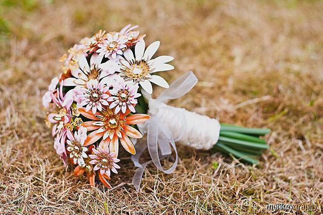 زفاف - EVER AFTER - Wedding brooch bouquet -  Sarah Coventry signed Fashion Petals fllowers