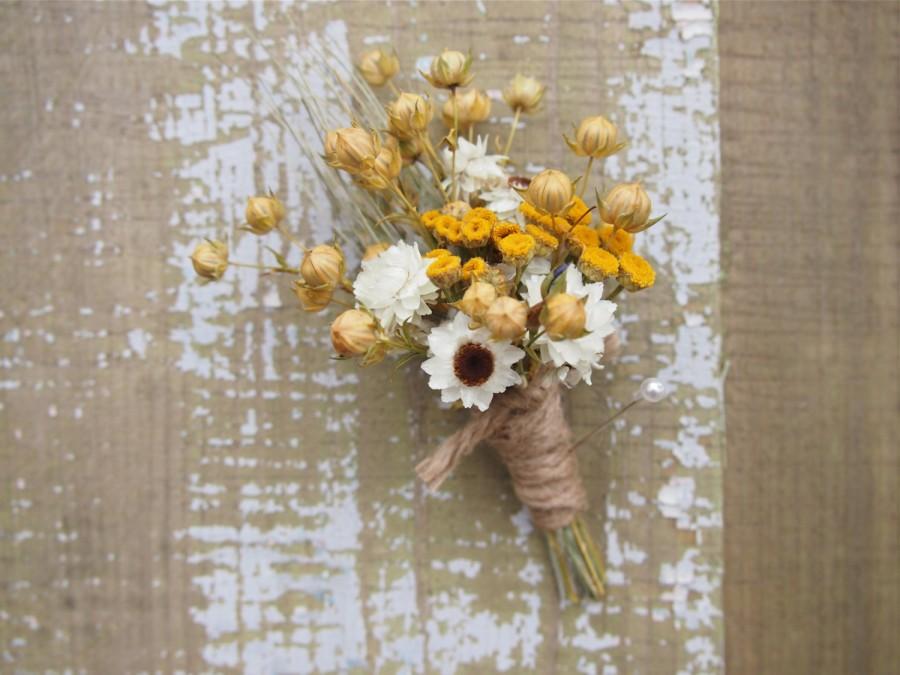 Hochzeit - Hippie CHIC WEDDING Boutonniere - Dried Flowers are Perfect for Rustic Weddings