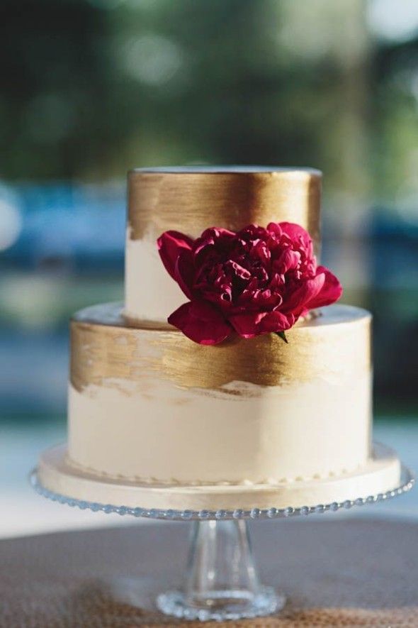 Свадьба - 15 Gold Wedding Cakes That Will Wow You