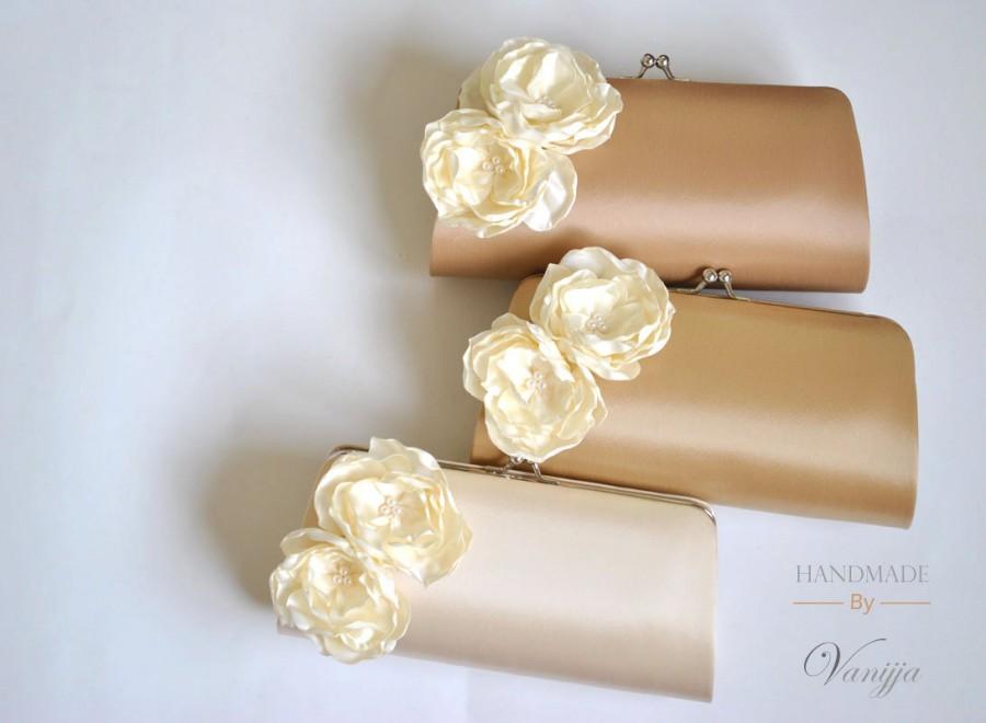 Свадьба - Beige, Latte, Vanilla - Neutral Colored clutch with Ivory fowers - Bridal Clutch / Bridesmaid clutch / Prom clutch / Cocktail Clutch
