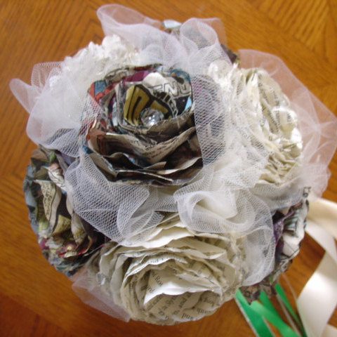 Свадьба - Made to Order Small Paper Bouquets, Vintage Music, Book Paper, Comic Book Paper