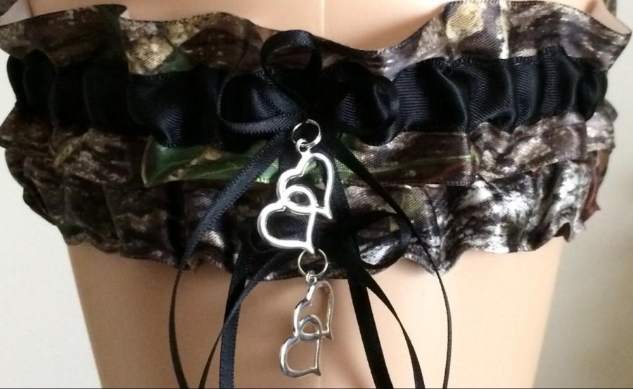 Mariage - Mossy Oak Black Camouflage Wedding Garter Set, Bridal Garter Set, Camo Garter, Keepsake Garter, Garters