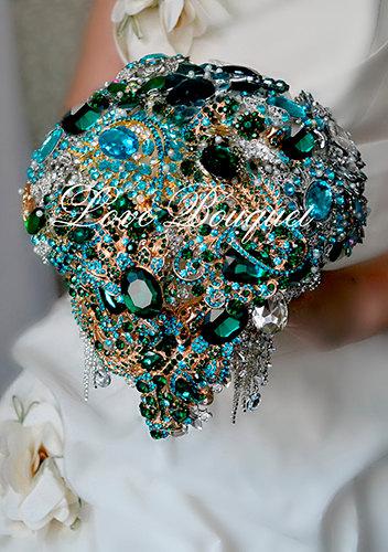 زفاف - Emerald Peacock Brooch Bouquet, Тurquoise and Gold Silver Wedding Brooch Bouquet, Bridal Bouquet, Jewelry Bouquet, Cascading Wedding Bouquet