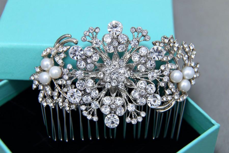 Mariage - Vintage Style Flowers Leafs Hair Comb, Bridal Wedding Hair Comb Headpiece, Freshwater Pearl Rhinestone Crystals Wedding Hair Accessory