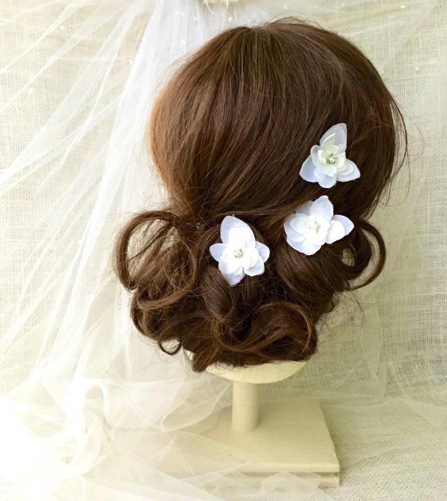 Wedding - Ivory wedding hair accessory, wedding hair pins, ivory, flower, rhinestone hair pins, bridesmaids hair pins, white hair flower, hair clip