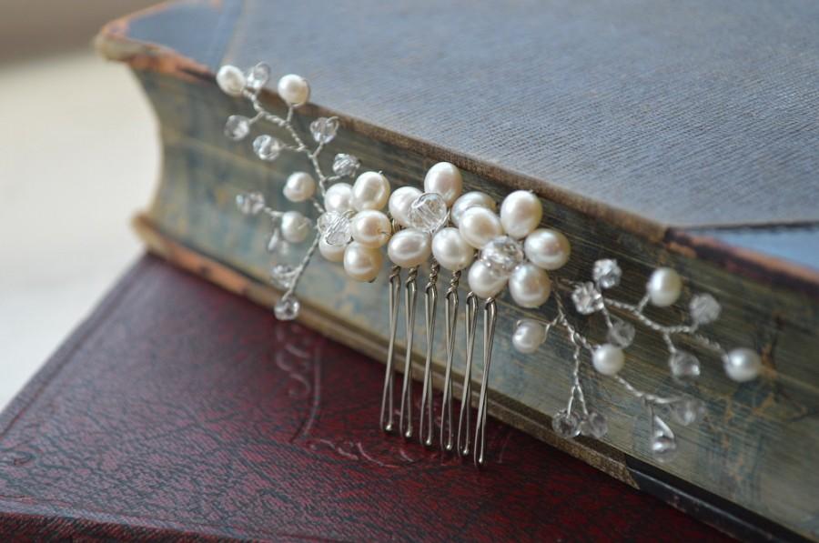 Wedding - Simple and elegant small size bridal hair comb