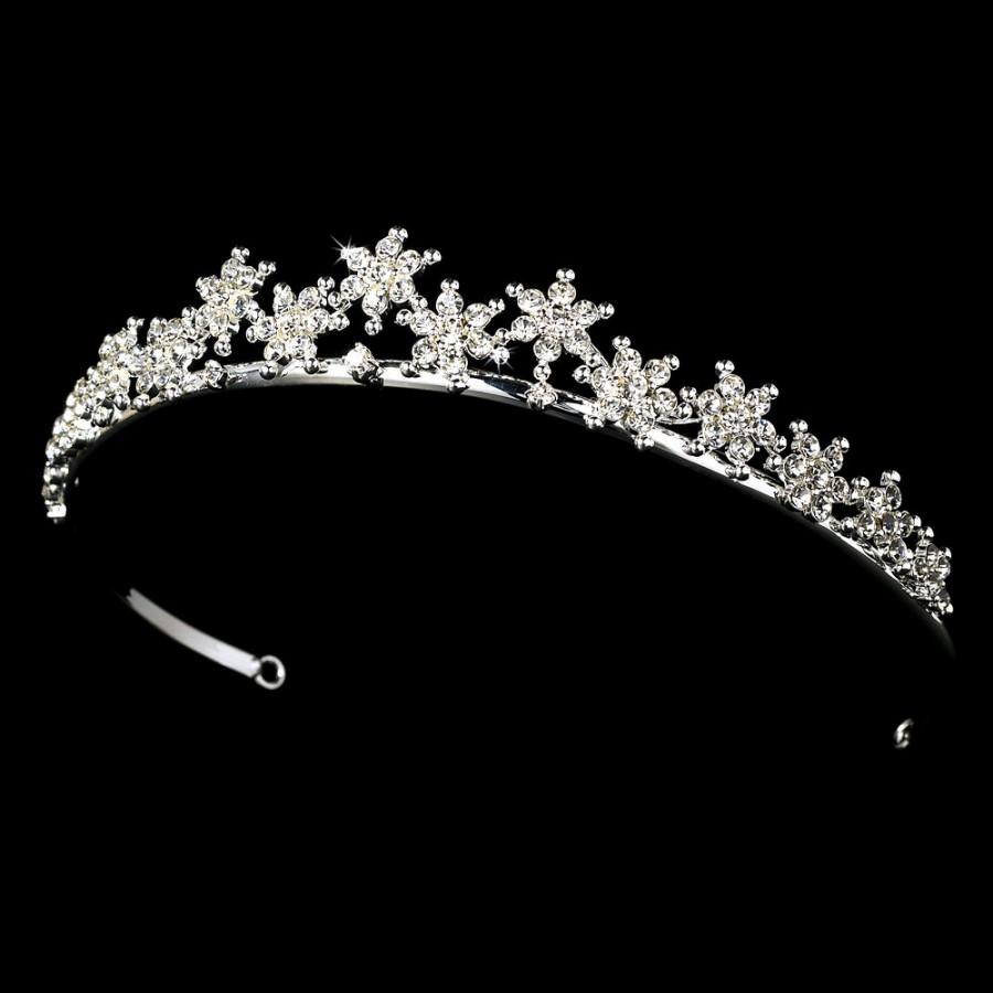 Hochzeit - Snowflake Tiara, Wedding tiara, Snowflake headband, Winter Wedding, Rhinestone tiara, Bridal tiara, Crystal Snowflake tiara