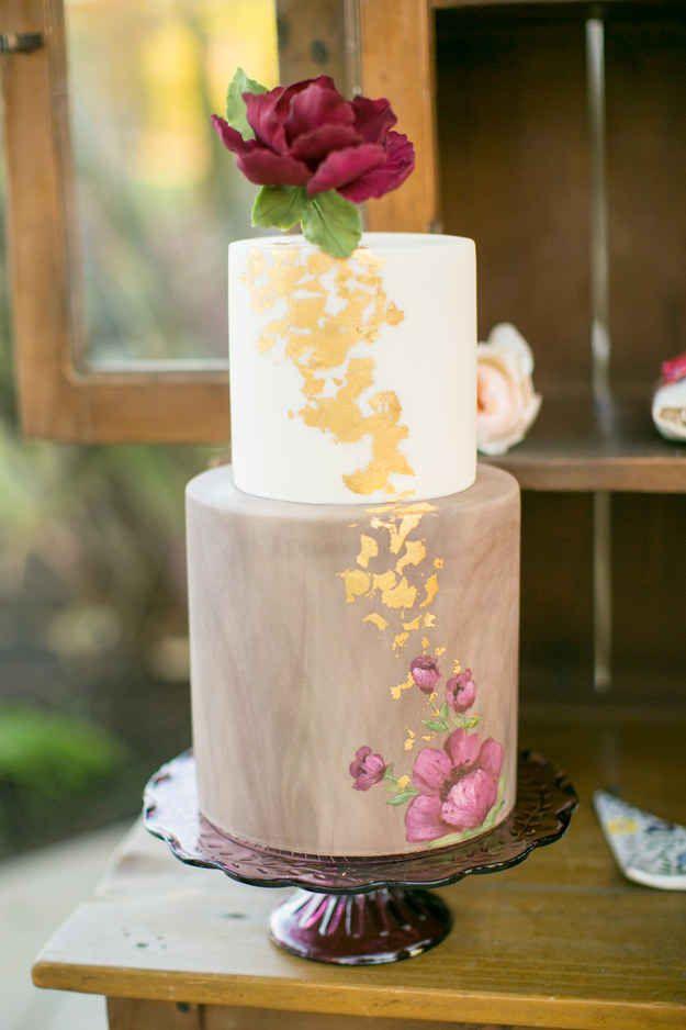 Hochzeit - 25 Incredibly Beautiful Wedding Cakes That Won 2015