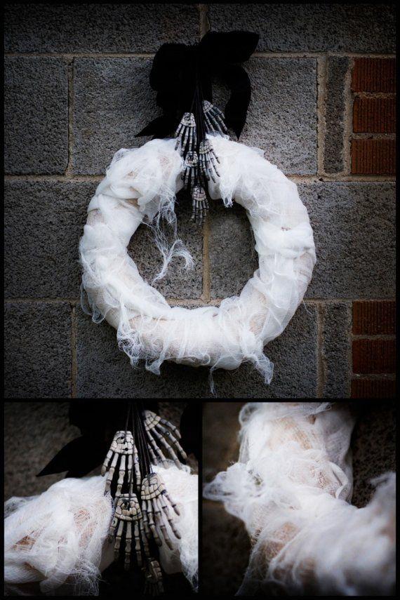 Свадьба - FOR KRISTIN 2- 14" Halloween Wreath, Mummy's Tomb Wreath