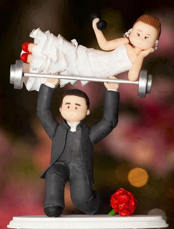 Hochzeit - 17 Hilarious Wedding Cake Toppers That Will Make You Laugh