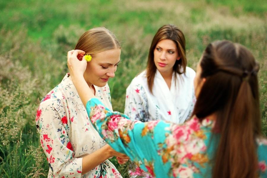 Свадьба - Set of 5 custom lined floral bridesmaids robes. Floral bridal robe. Bridal party robes. Floral cotton robes.