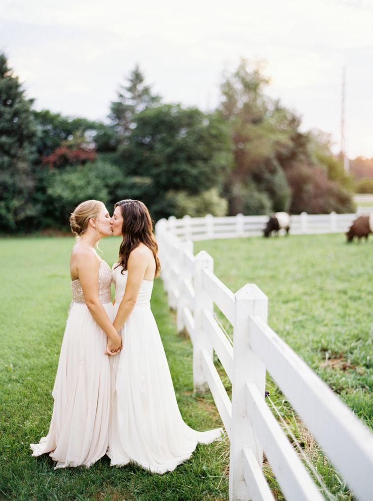 Wedding - The Merriest Mistletoe Moments That'll Make You Blush