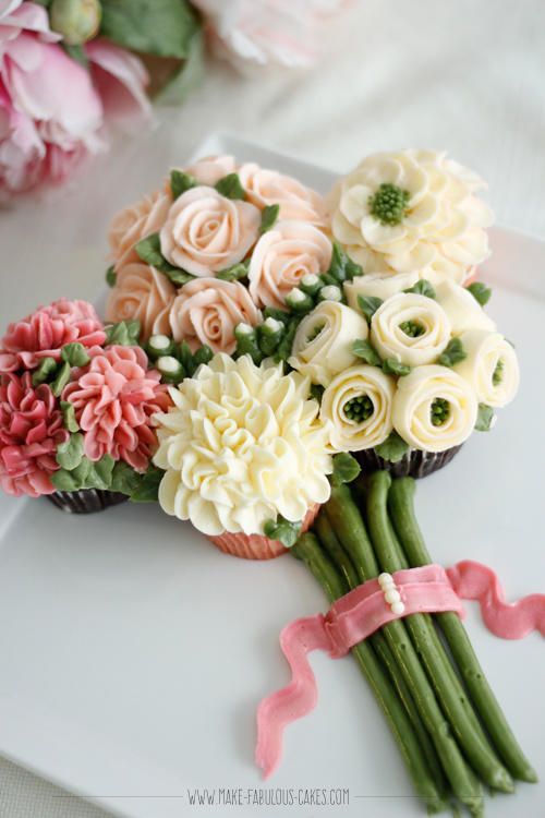 Hochzeit - Buttercream Flowers Cupcakes/Bouquet