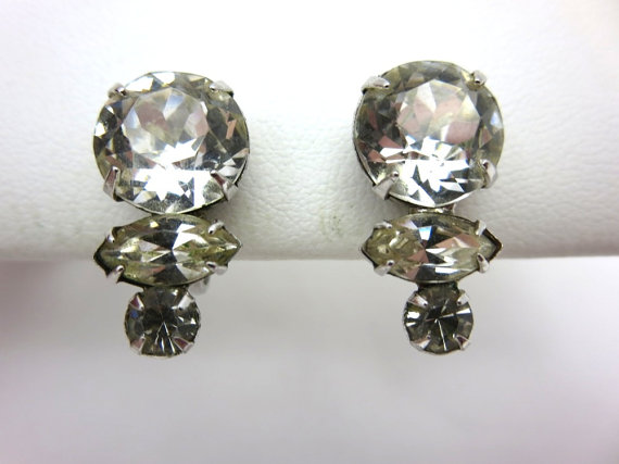 Hochzeit - Vintage Rhinestone Earrings - Screwback Clear Stones 1950s Bridal Wedding Costume Jewelry