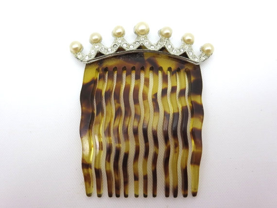 Hochzeit - Wedding Hair Comb - Pearls and Rhinestones Vintage Bridal Accessory Champagne
