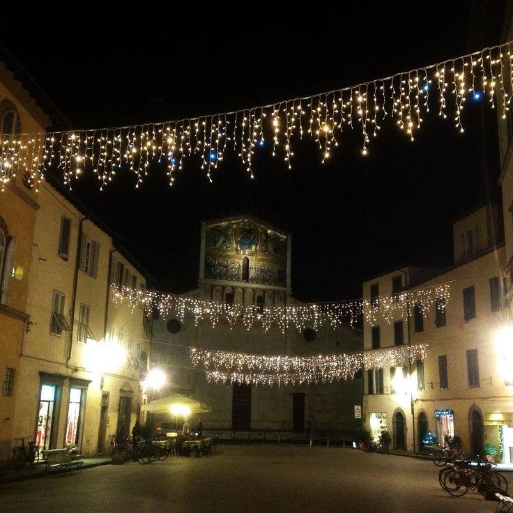Hochzeit - Monika Caban On Instagram: “Christmas Lights In Beautiful Lucca, Tuscany.       ”