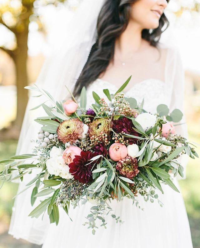 زفاف - Anna Beth Rogers On Instagram: “I Cannot Get Over How Stunning This Shot Is! @christopher.and.nancy Always Capture Floral I Put Together So Perfectly! And The Colors In…”