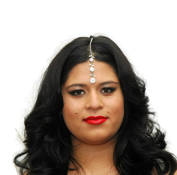 Hochzeit - Indian Jewelry Maang Tikka Headpiece, Hair Chain Accessory, Crystal Head Piece, Rhinestone Headpiece, Bollywood Head Jewelry, Gypsy Jewelry