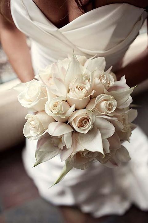 Hochzeit - 9 Tips For Budget Friendly Wedding Flowers