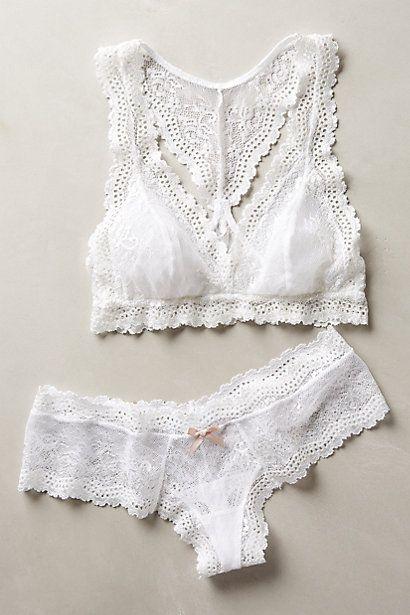 Wedding - 10 Bras Every Woman Should Own & Why