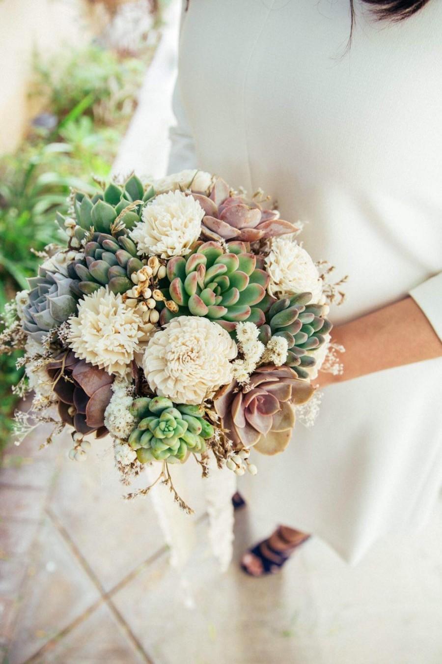 Hochzeit - Succulent & Sola Bouquet // Bridal Bouquet