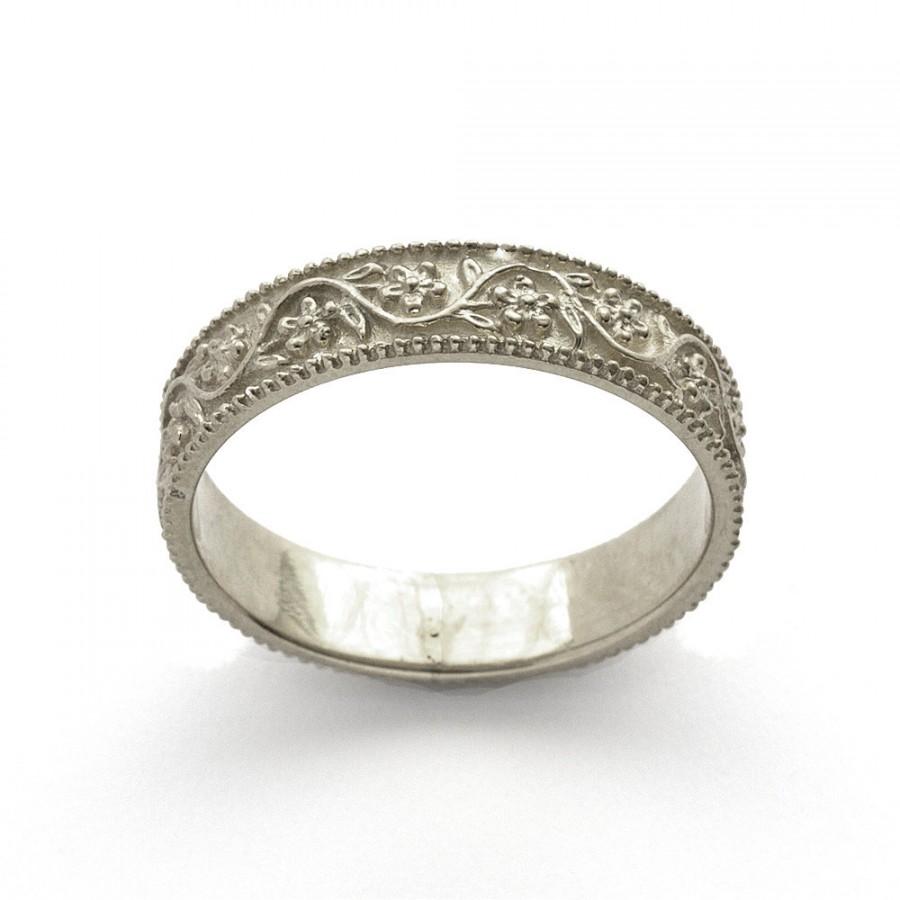 Wedding - Romantic 5mm Vintage Floral Wedding Band in White Gold
