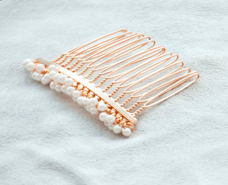 Mariage - Pearl Rose Gold Comb, Wedding head piece, Rose gold hair accessory with cream pearls, Bridal hair styles, Wedding Jewelry, Hair Accessories