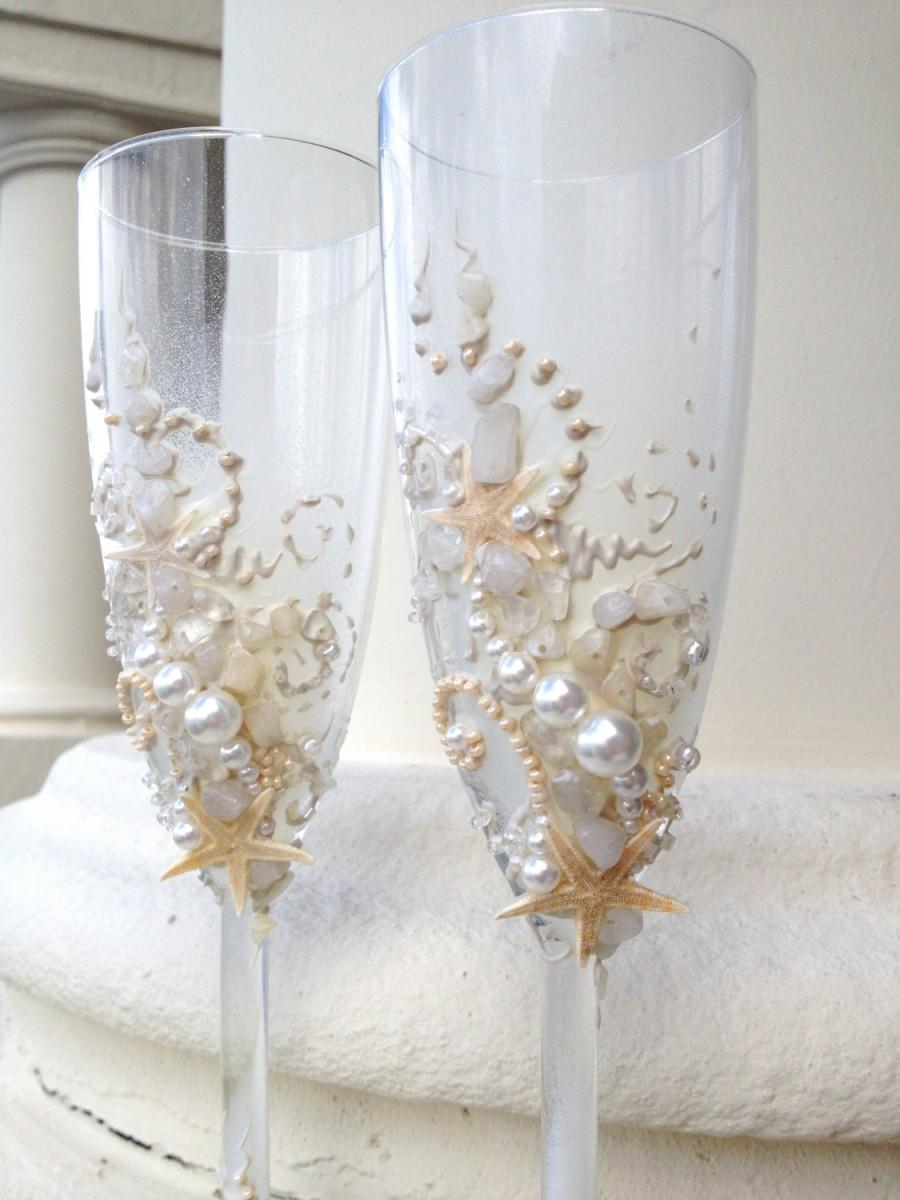 Hochzeit - Starfish wedding champagne glasses, beach wedding toasting flutes in ivory, destination wedding reception