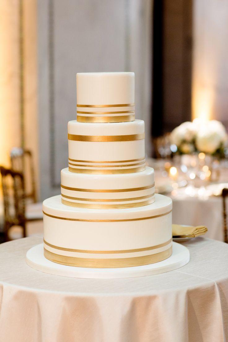 Свадьба - Wedding Cake With Gold Bands