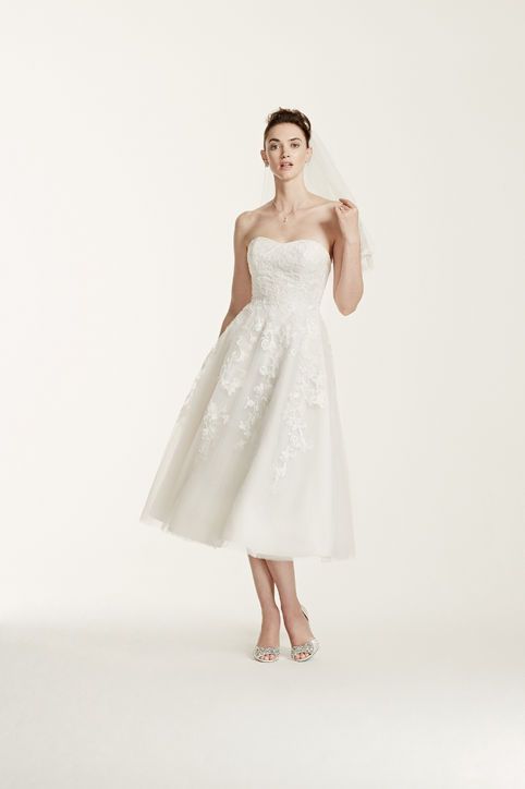 Mariage - 18 Wedding Dresses For Beach Brides—All Less Than $1,000