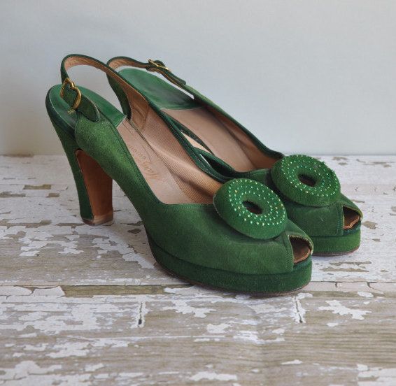 Hochzeit - 1940s Vintage Heel // 40s Platforms // Rare Green Suede Bombshell Heels