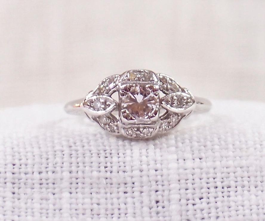زفاف - Vintage 18K Gold Diamond Engagement Ring .35 Carats