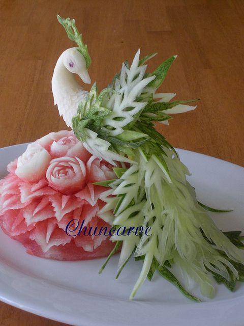 Hochzeit - 21 Watermelon Sculptures That Are Too Skillfully Crafted To Eat