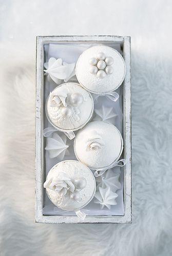 Hochzeit - Pearl Rose Cupcakes