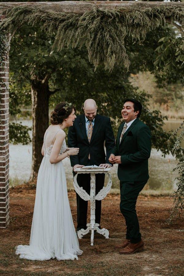 Hochzeit - Woodland Romance Doesn't Get Better Than This Mississippi Wedding At Rasberry Greene
