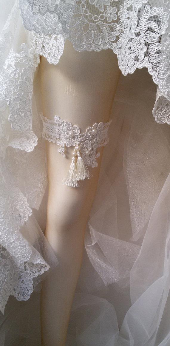 Hochzeit - Wedding garter, Wedding Leg Belt, Rustic Wedding Garter, Bridal Garter , Of white Lace, Lace Garters, ,Wedding Garters,