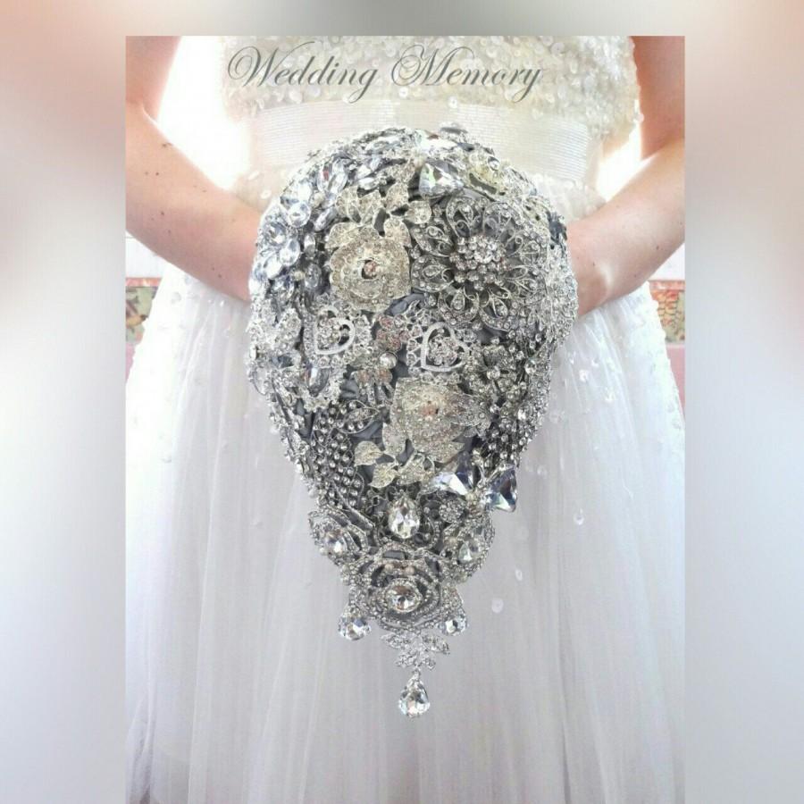 Mariage - BROOCH BOUQUET in teardrop waterfall cascading design, full jeweled for princess royal wedding by Memory Wedding