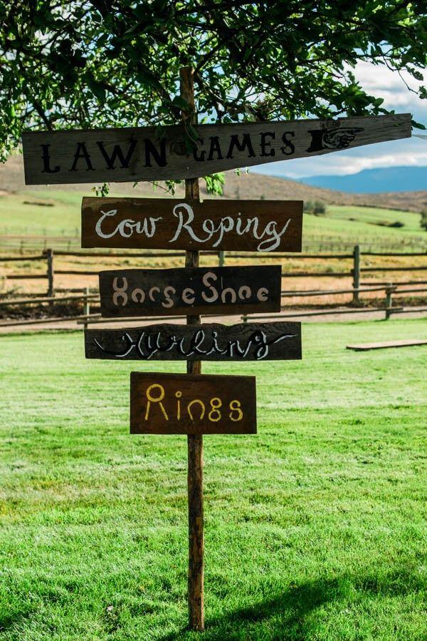 Mariage - A Blue, Yellow, And Boldly Romantic Rustic Horse Ranch Wedding In Ashcroft