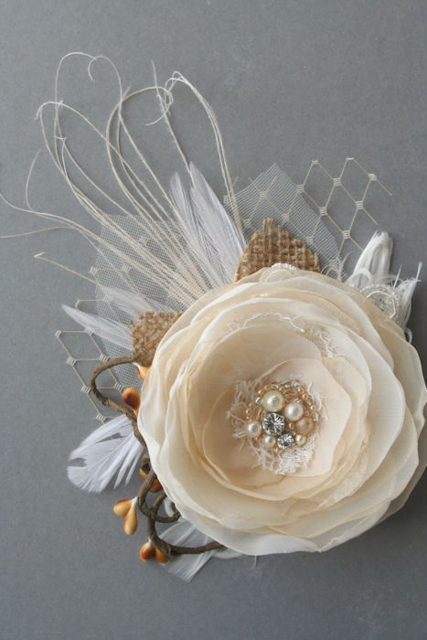 Mariage - Rustic Wedding Hairpiece, Bridal Flower Hair Clip Fascinator Vintage Wedding Hair Flower Burlap Lace Feathers Veil Champagne Ivory Nature