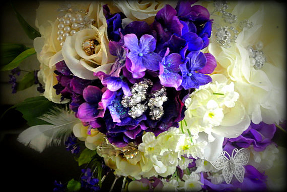 زفاف - Cascading, Simply Brooched, Mixed Lilac, Purple, White, Ivory, Backed with leaves Brides Bouquet!