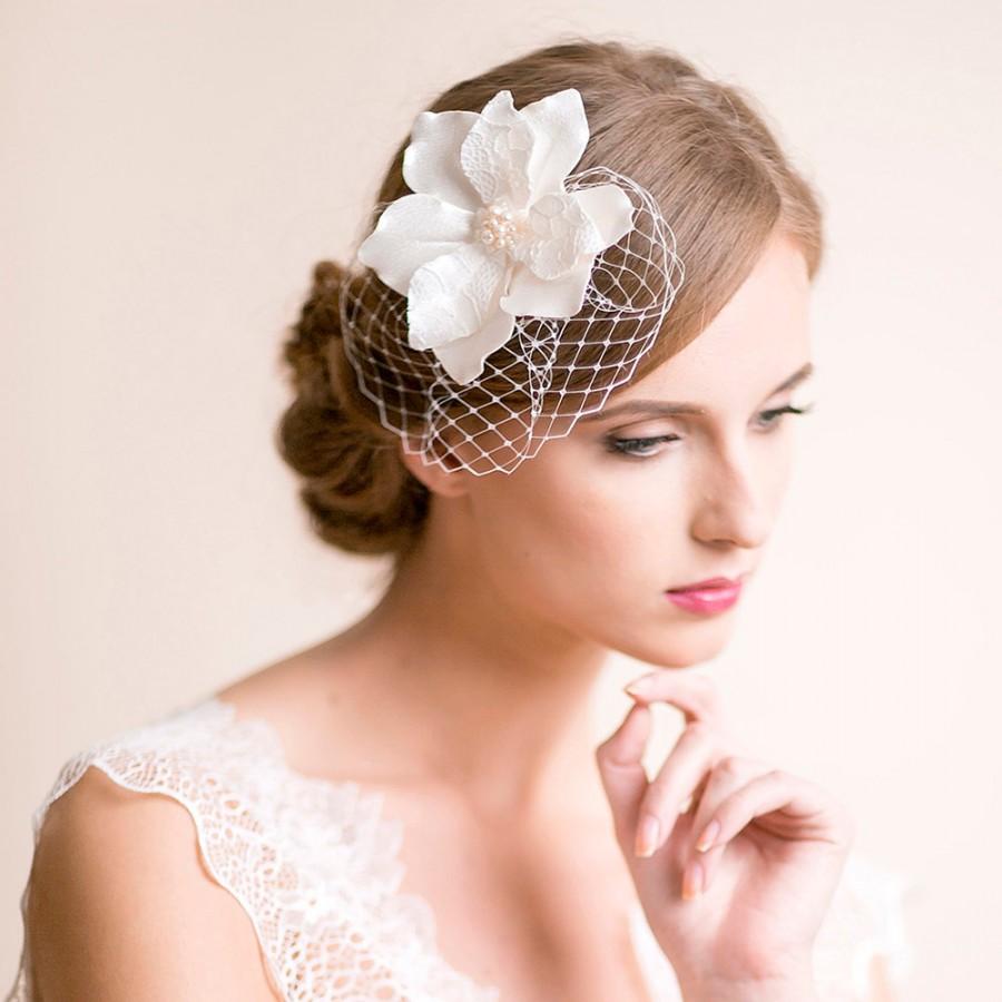 Mariage - Bridal Fascinator with Magnolia Flower - Bridal Headpiece - Birdcage Fascinator - Wedding Hair Accessories - Floral Hairpiece