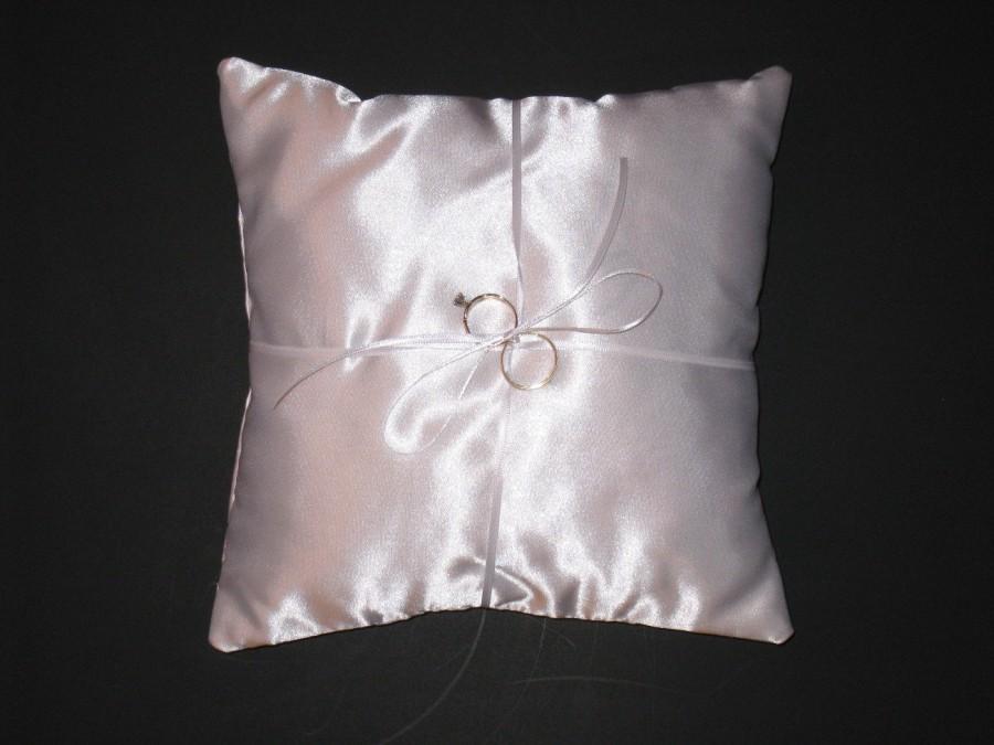 Mariage - Embroidered White Satin Wedding Ring Bearer Pillow - Customize Your Ring Bearer Pillow with Embroidery - Variety of designs available