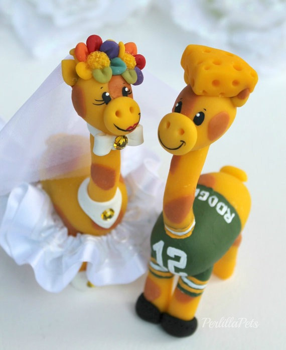 Mariage - Giraffe wedding cake topper, cheese head groom, sport themed wedding, rainbow wedding