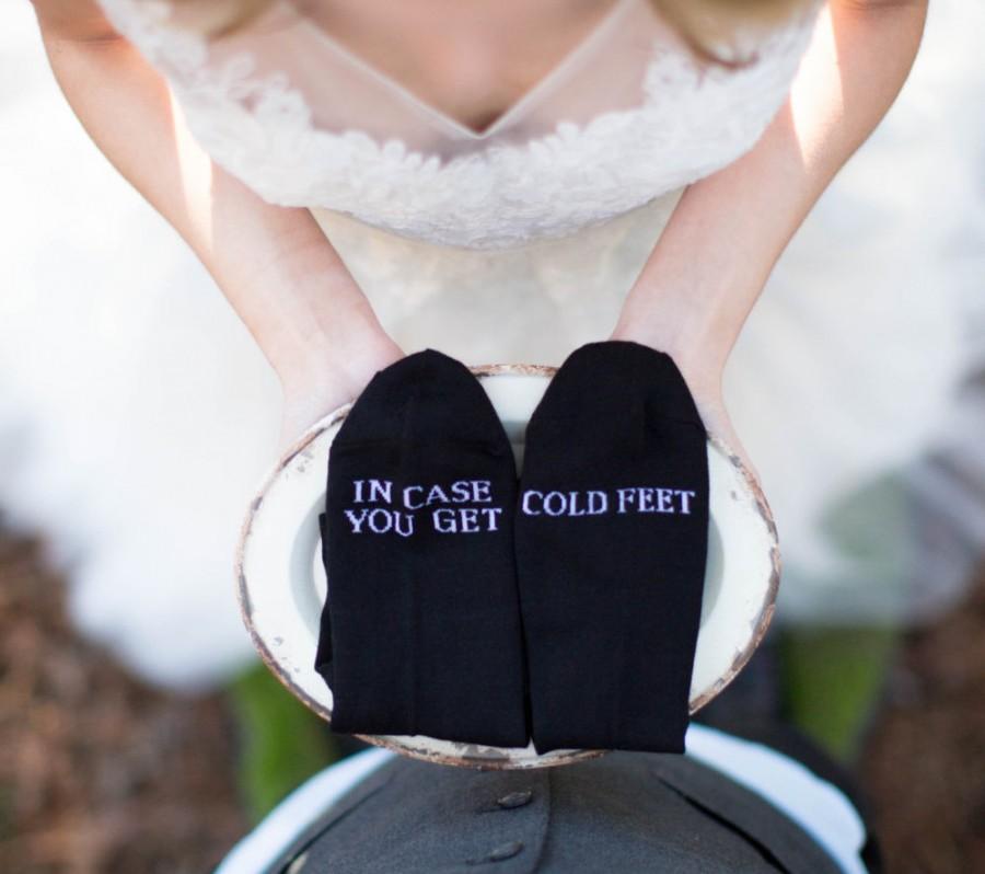 Hochzeit - In case you get cold feet socks wedding gift grooms socks, cold feet socks, mens dress socks