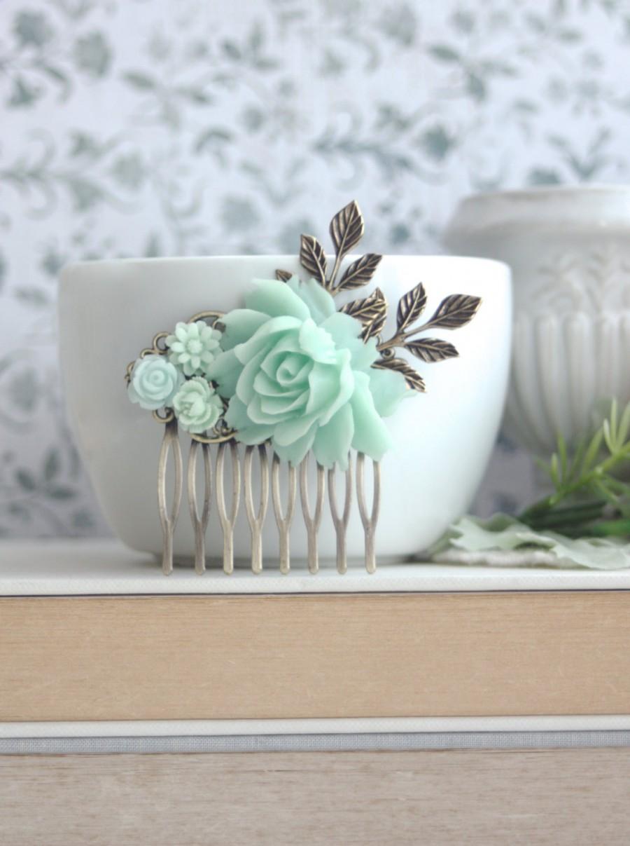 Свадьба - Mint Flower Hair Comb. Shades of Mint Wedding, Bridesmaid Gifts, Wedding Bridal, Mint Rustic Wedding, Summer Mint Wedding, Mint Green Comb