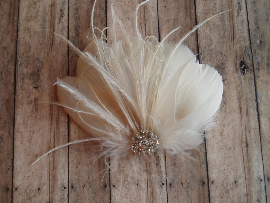Hochzeit - Wedding Hair Accessory, ivory hair clip, Bridal Hair Piece Bridal Feather Fascinator, Feather Hair Piece, Wedding Hair Accessories