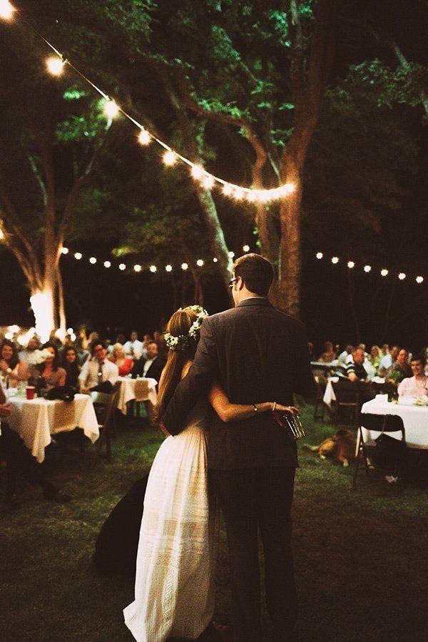 Hochzeit - 19 Charming Backyard Wedding Ideas For Low-Key Couples