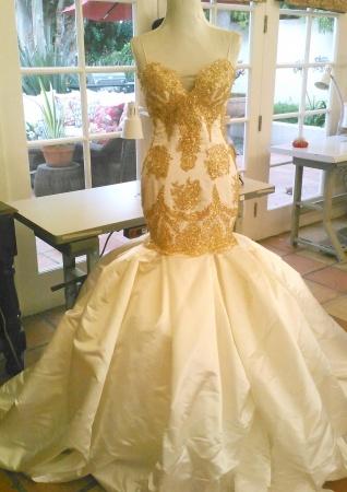 Hochzeit - Baracci Wedding Dress 57% Off Retail