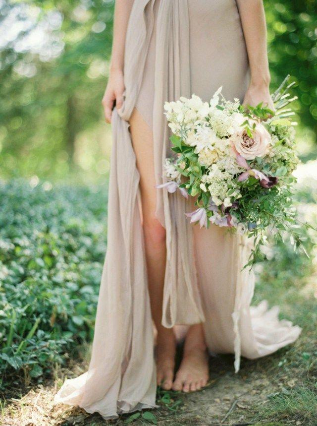 Hochzeit - Delicate Wedding Inspiration With Vintage Gowns
