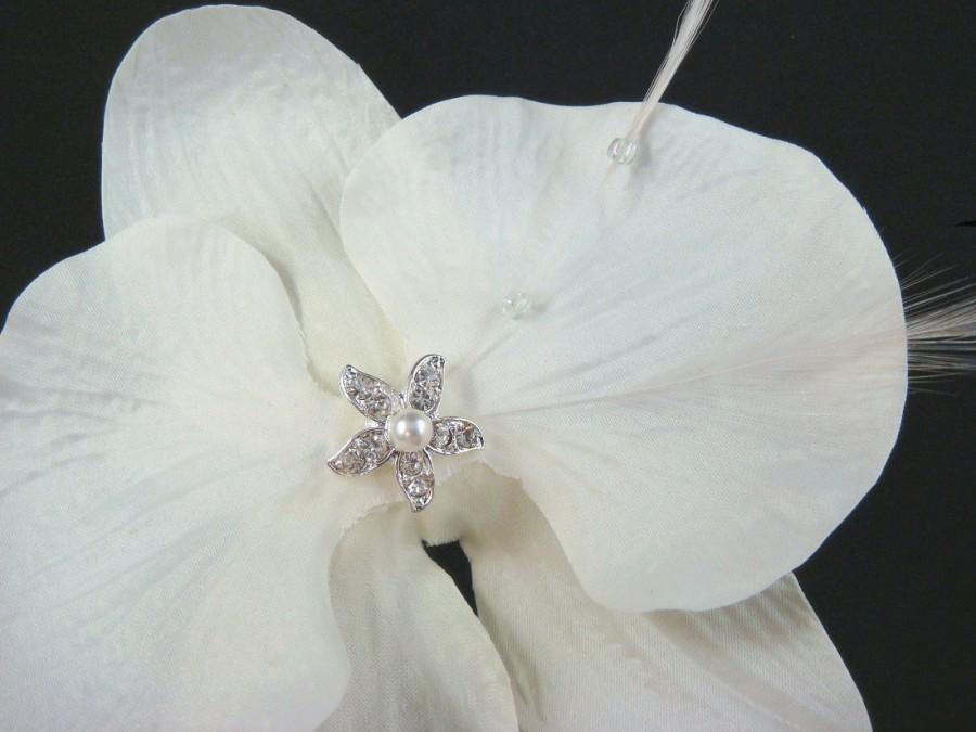 Свадьба - Off White Bridal Orchid Hair Clip with feathers and RHINESTONE STARFISH / Beach Wedding bride hair orchid flower